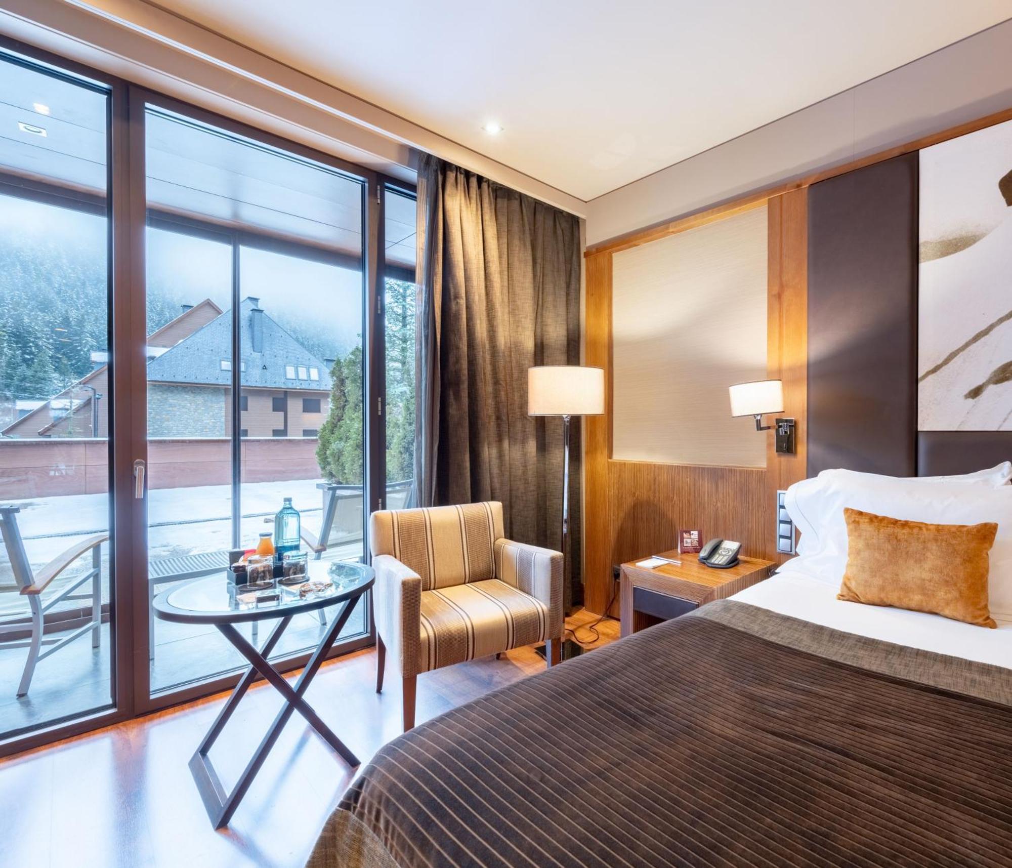 Hotel Val De Neu G.L. Baqueira Beret Dış mekan fotoğraf